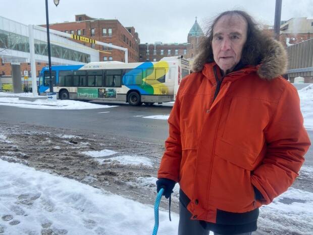 Pointe-Saint-Charles community groups petition STM for better access to Verdun Hospital