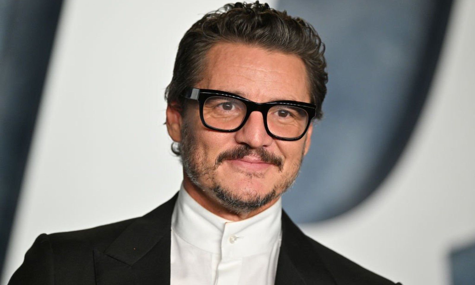 Pedro Pascal muestra sus zapatillas favoritas: las ecoamigables Rothy’s RS01