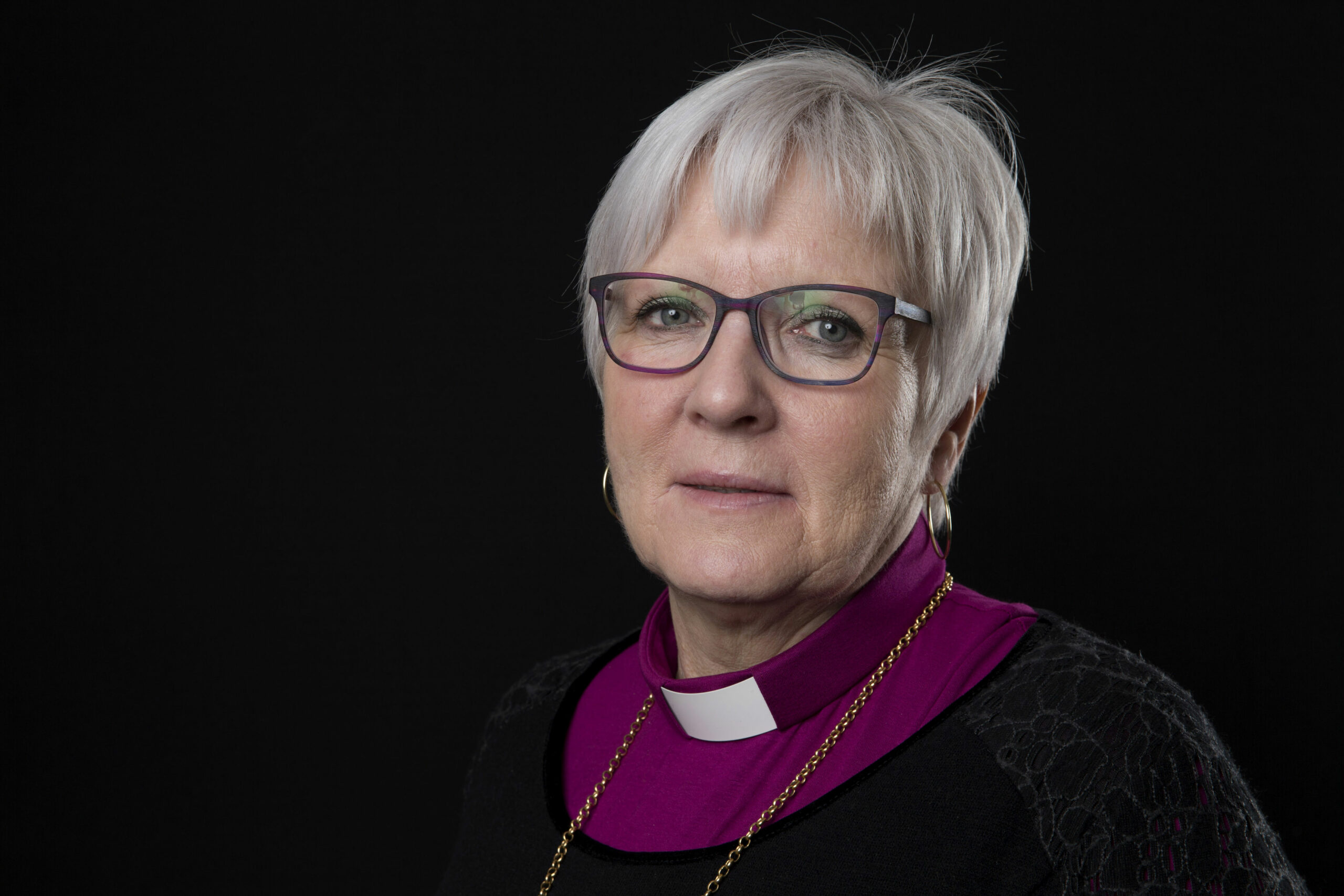 Biskop Ann-Helen Fjeldstad Jusnes går av