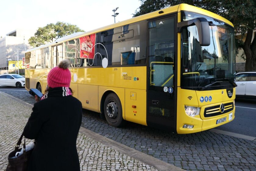 Governo está a estudar a criação de um “cartão de refeição” para transportes