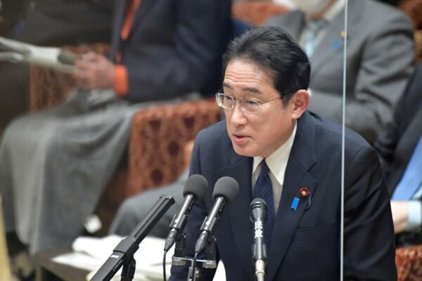 「公邸忘年会」は岸田首相が主催？ 写真週刊誌報道で政府見解に新たな疑義